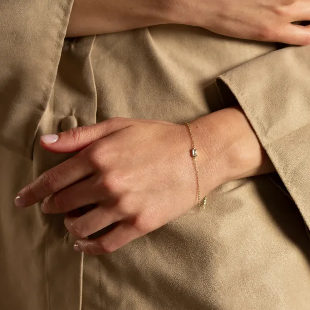 Minimalistický zlatý náramek se salt and pepper diamantem NAYA Image