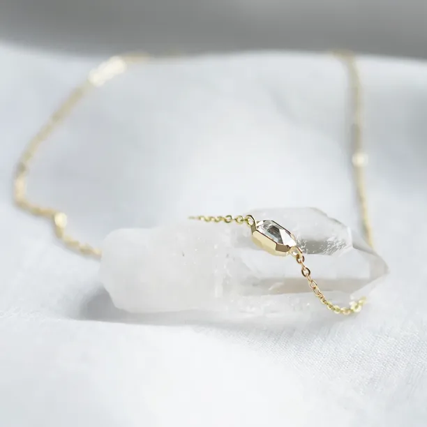 Minimalistický zlatý náramek se salt and pepper diamantem NAYA Image