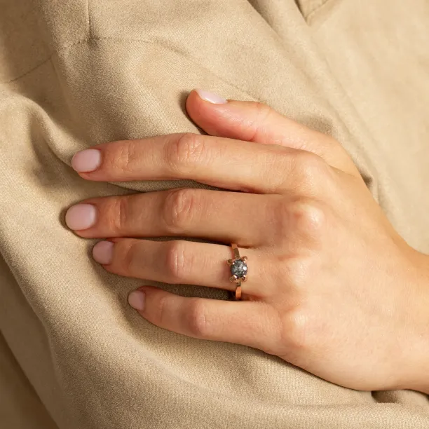 Originální zásnubní prsten s šedým surovým diamantem INES Image