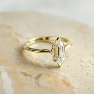 Zásnubní prsten s moissanitem ve tvaru hexagonu CATELYN Thumbnail