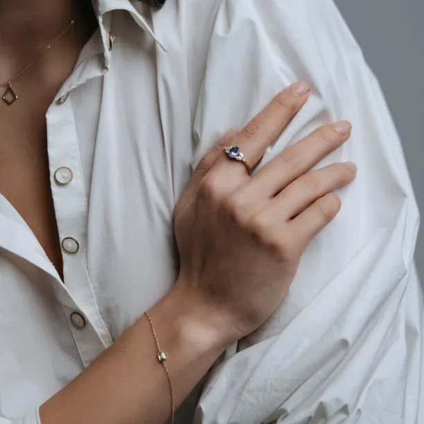 Oval tanzanite engagement ring FIORA Image