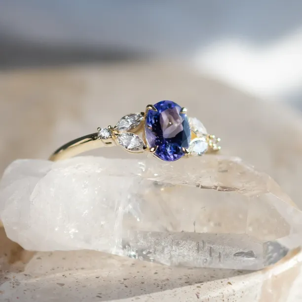 Oval tanzanite engagement ring FIORA Image