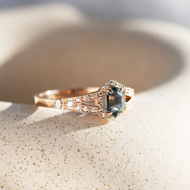 Antique teal sapphire engagement ring HARRIET Image