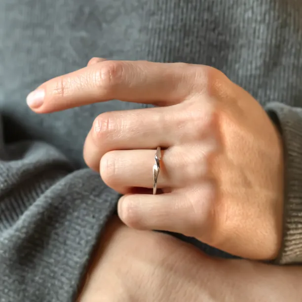 Netradiční snubní prsteny s propletením NAMI Image