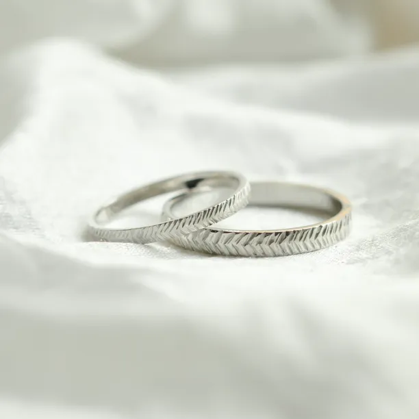 Solid gold arrow wedding bands CUPID Image