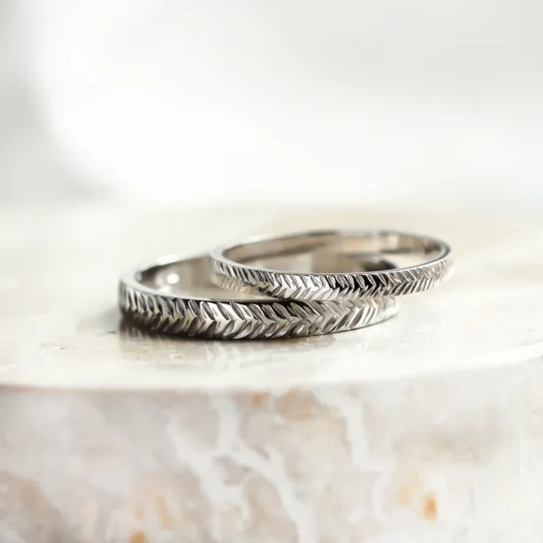 Solid gold arrow wedding bands CUPID Image