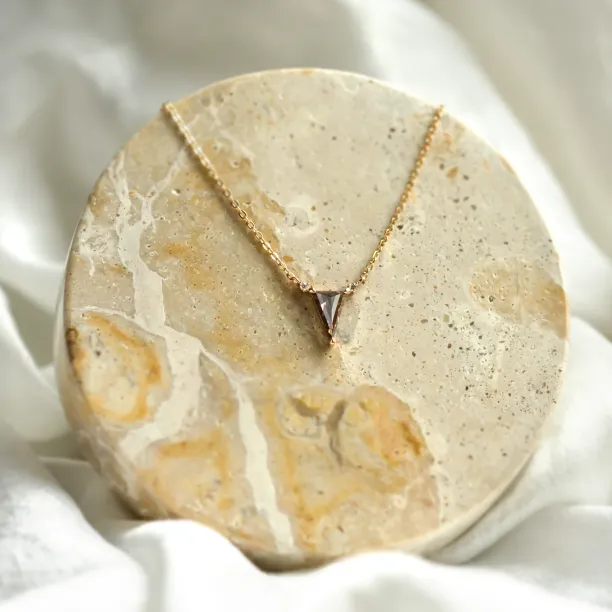 Zlatý náhrdelník s hnědým lab grown diamantem TIM Image