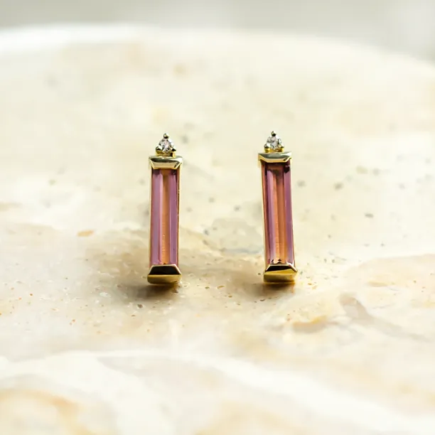 Pink sapphire and diamond stud earrings QUINN Image