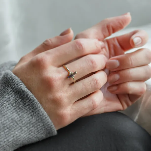 Original ring with baguette amethyst and side diamonds NAIMA Image