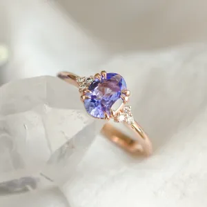Tanzanite and diamond vintage ring BRIGHT Thumbnail