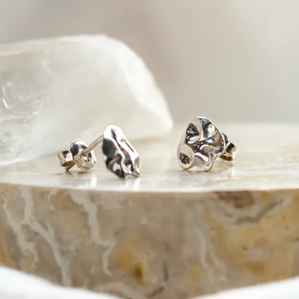 Unique gold heartshaped earrings CHÉRIE Image