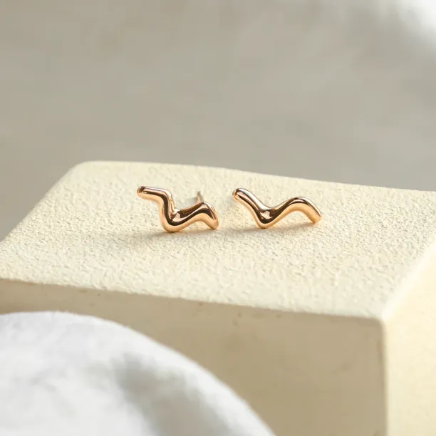 Minimalist gold earrings waves MIGNON Image