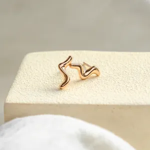 Minimalist gold earrings waves MIGNON Thumbnail