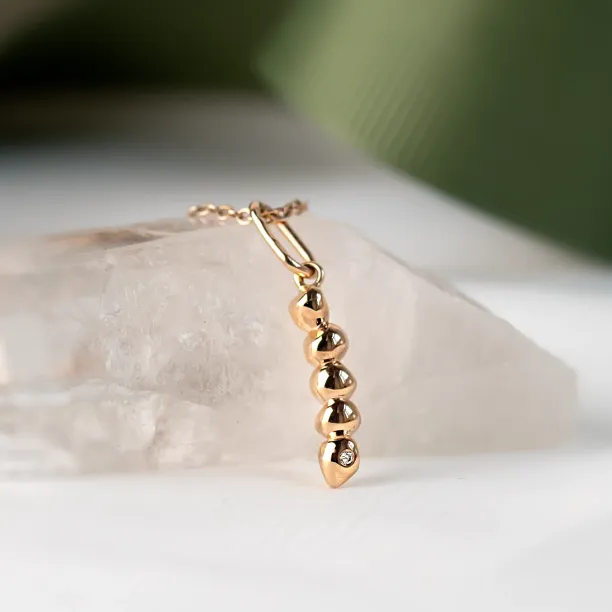 Minimalistický zlatý náhrdelník s diamantem CORINNE Image