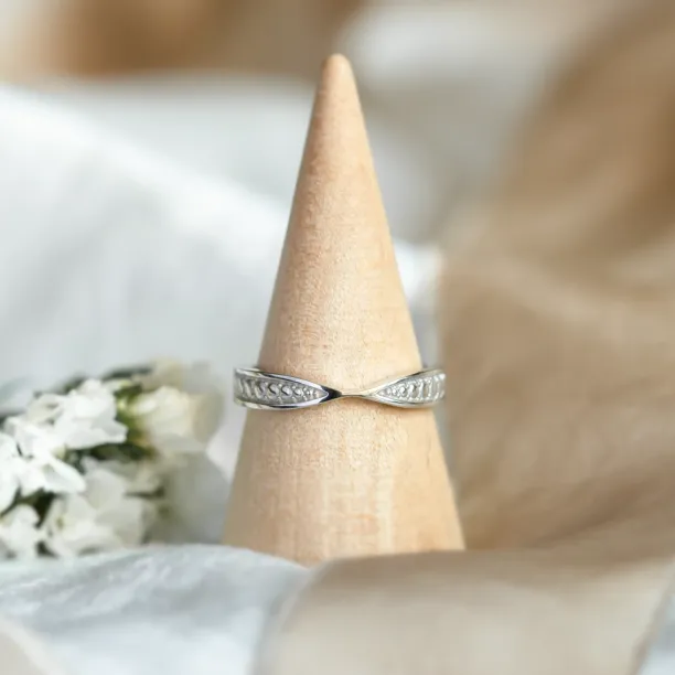 Zlatý zúžený prsten PUNTO Image