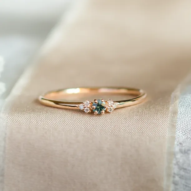 Minimalistický prsten se safírem a diamanty SABINE Image