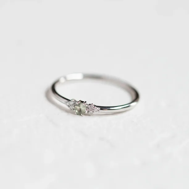 Minimalistický prsten se safírem a diamanty SABINE Image