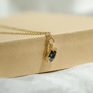 Zlatý přívěsek s asymetrickým safírem a diamanty TRIX Thumbnail