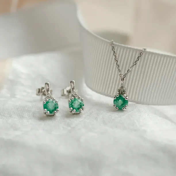 Zlatý přívěsek se smaragdem a diamanty LANA Image