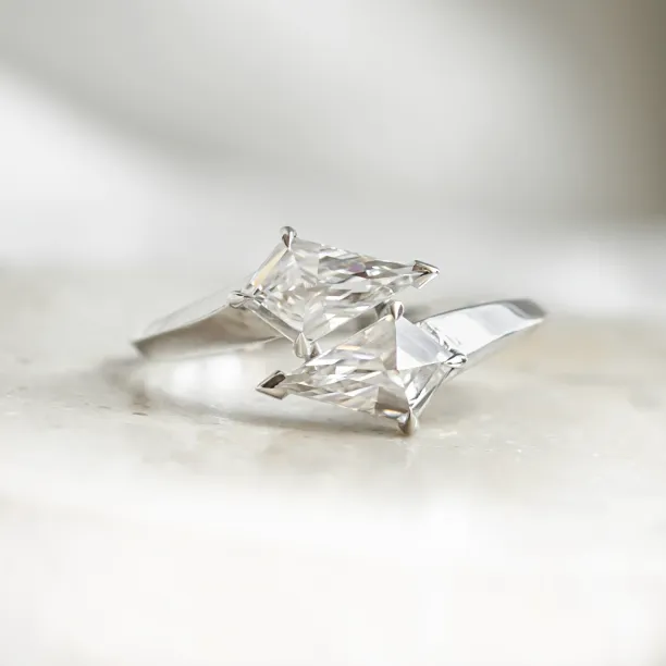 Kite moissanite jewellery set DEVON Image