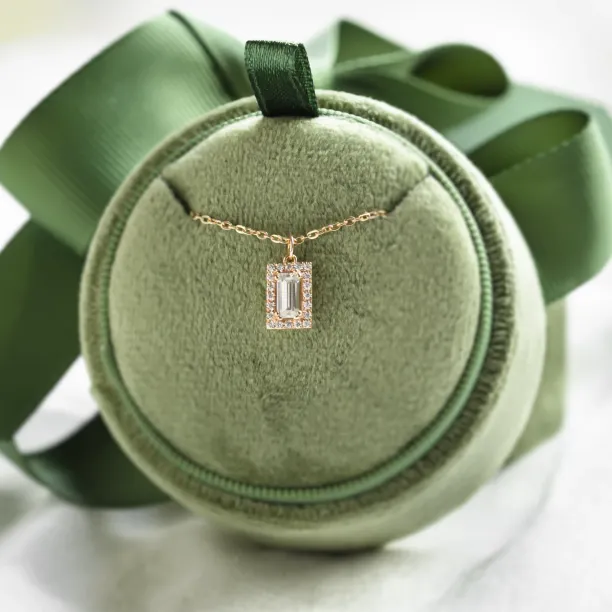 Gold necklace with moissanites GRACE Image