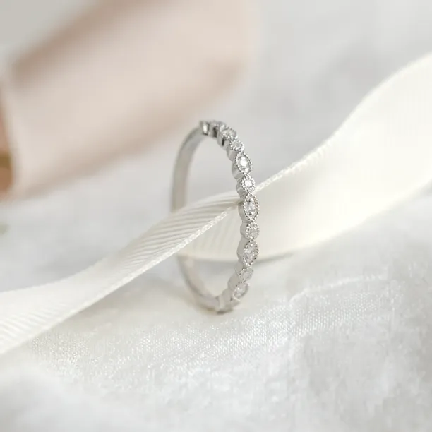 Vintage eternity prsten s laboratorními diamanty RIGA Image