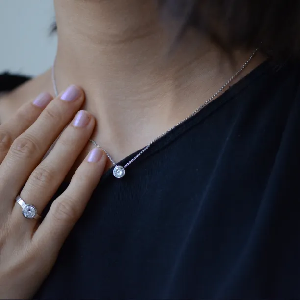 Elegantní zlatý náhrdelník s diamantem NOCK Image