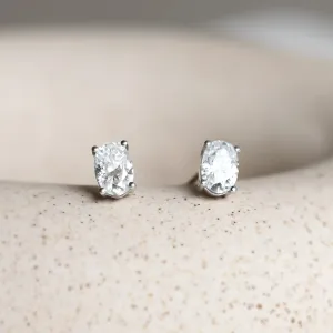 Gold minimalist earrings with oval lab-grown diamonds CARO Thumbnail