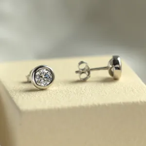 Minimalist earrings with lab-grown diamonds LOFT Thumbnail