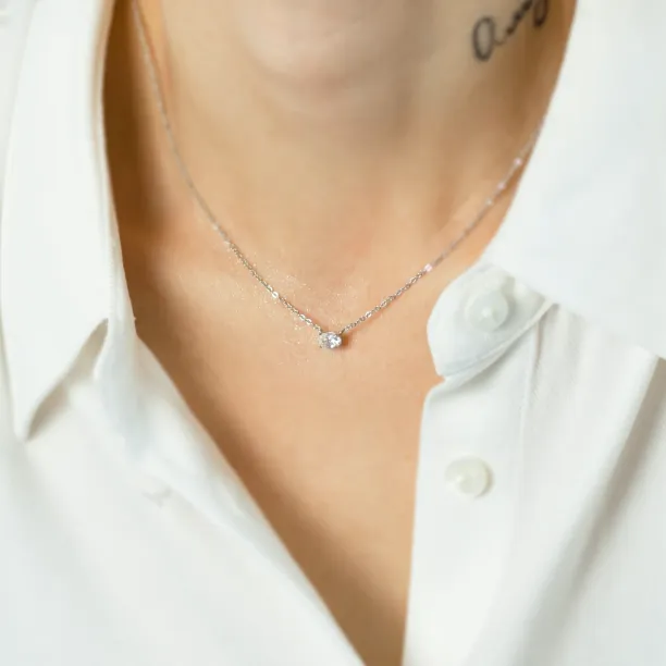 Zlatý náhrdelník s oválným laboratorním diamantem ARES Image
