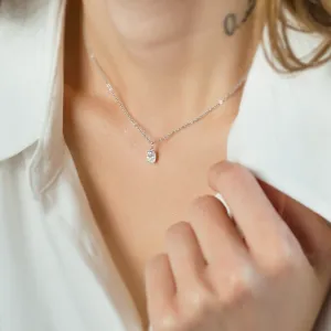 Zlatý přívěsek s oválným laboratorním diamantem VIV