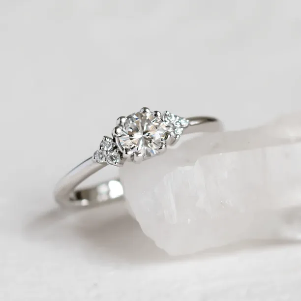 Zlatý zásnubní prsten s lab-grown diamanty MONICA Image