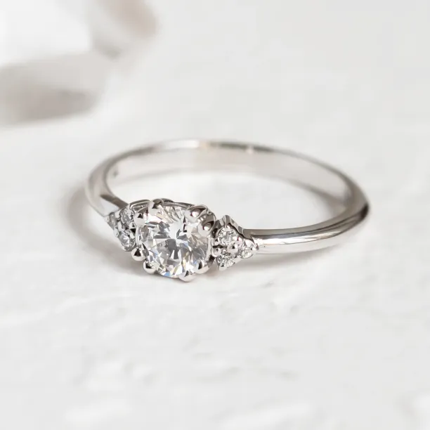 Zlatý zásnubní prsten s lab-grown diamanty MONICA Image