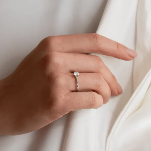 Minimalistický zásnubní prsten s lab-grown diamanty 0.38ct KATIA Image