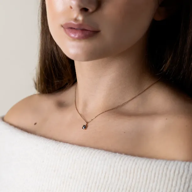 Zlatý přívěsek s klasickým a salt and pepper diamantem SPARK Image