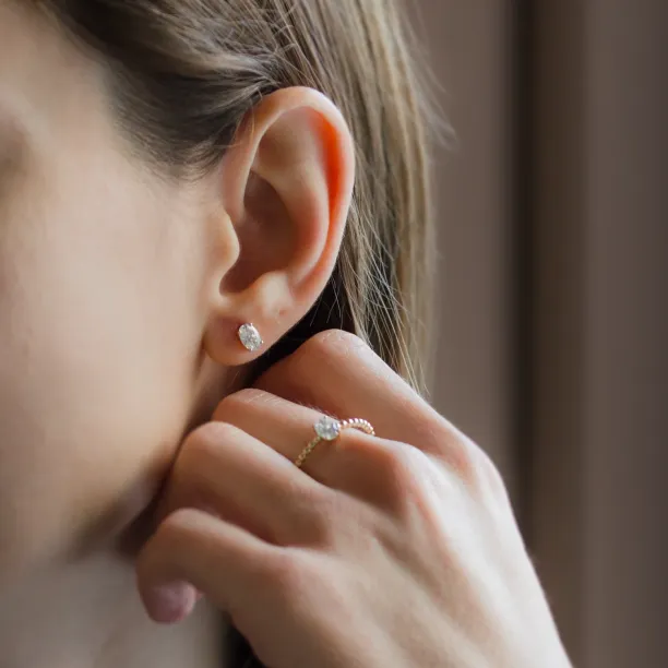 Minimalist beaded ball ring with lab created diamond EDO Image