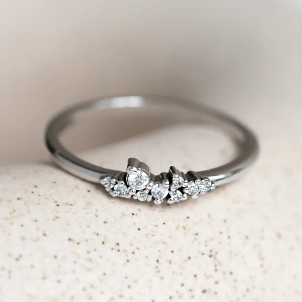 Zlatý minimalistický prstýnek s laboratorními diamanty STERN Image