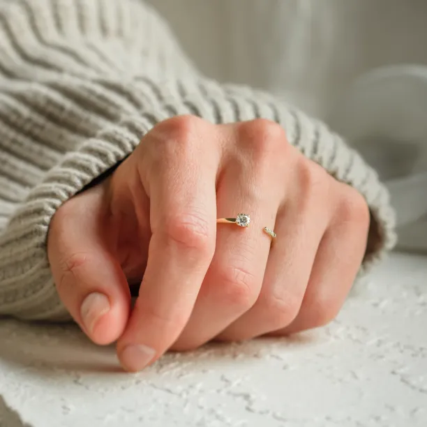 Open ring with diamonds LEIA Image