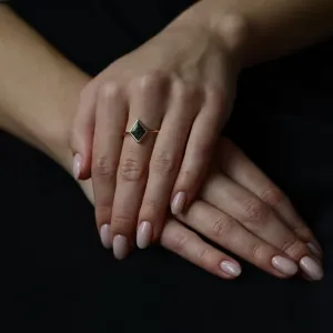 Netradiční zásnubní prsten se salt and pepper diamantem ERISIA Thumbnail