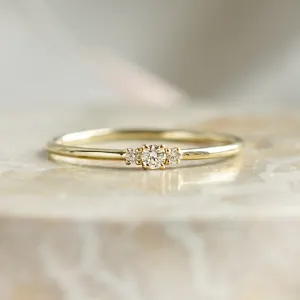 Minimalist ring with diamonds HANNAH