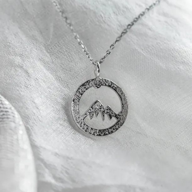 Gold necklace with mountain motive and diamond PYRENEES Image