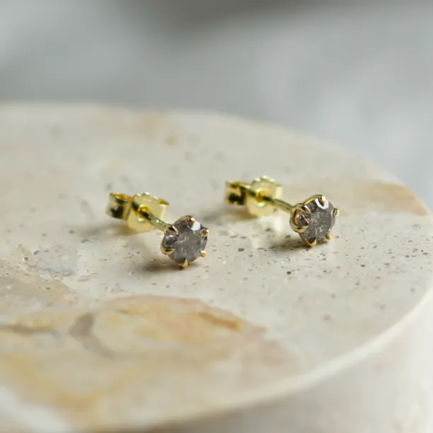 Minimalist earrings with salt and pepper diamonds PARKER Image