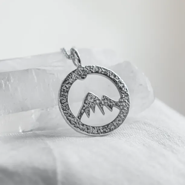 Gold necklace with mountain motive and diamond PYRENEES Image