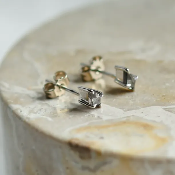Minimalist earrings with kite salt and pepper diamonds ASH Image
