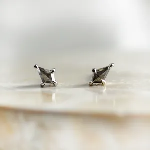 Minimalist earrings with kite salt and pepper diamonds ASH
