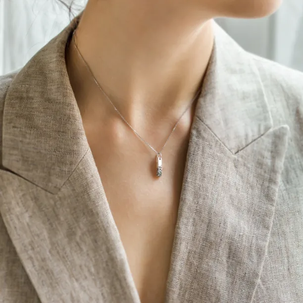 Unusual pendant with perforation and moss agate LIVE Image