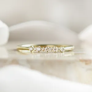 Minimalist ring with diamonds DIADEM