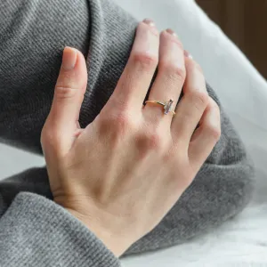 Originální prsten s baguette ametystem a bočními diamanty NAIMA Thumbnail