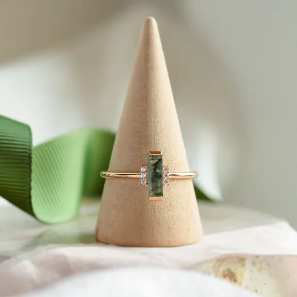 Unusual engagement ring with baguette moss agate and diamonds BRONTE Image