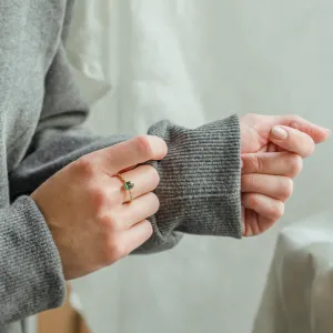 Zásnubní vintage prsten se zeleným safírem a diamanty MADDIE Thumbnail